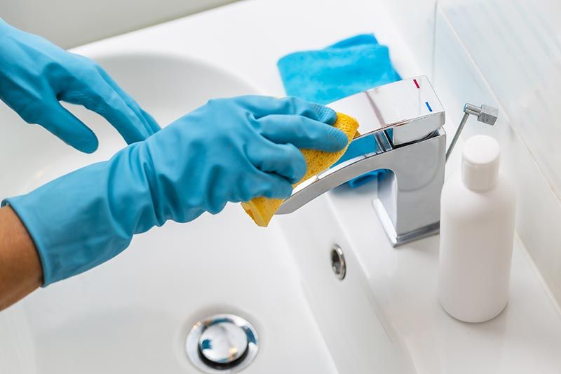 Reinigung und Desinfektion in Hotels, Arztpraxen, Alten- und Pflegeheimen